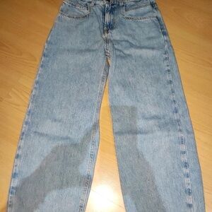 Zara Women's Straight Leg Jeans in Light Blue